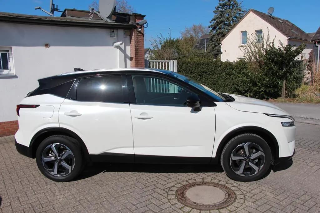Main__Slider__Photo:Nissan Qashqai 1.3 DIG-T N-Connecta / 23129 11/2021-0