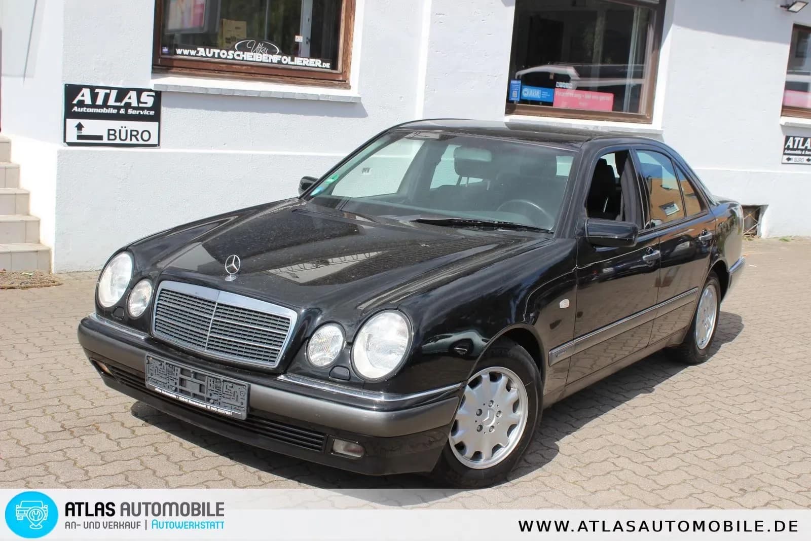 Main__Slider__Photo:Mercedes-Benz E-Class 240 04/1999-0