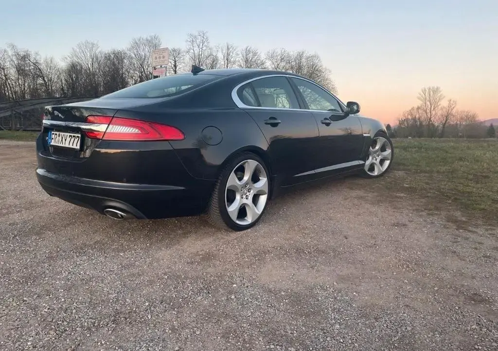 Main__Slider__Photo:Jaguar XF 2.2 L Diesel 05/2014-1