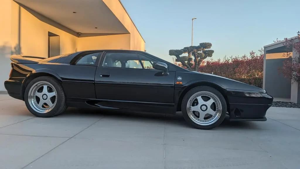 Main__Slider__Photo:Lotus Esprit S4S 03/1998-0
