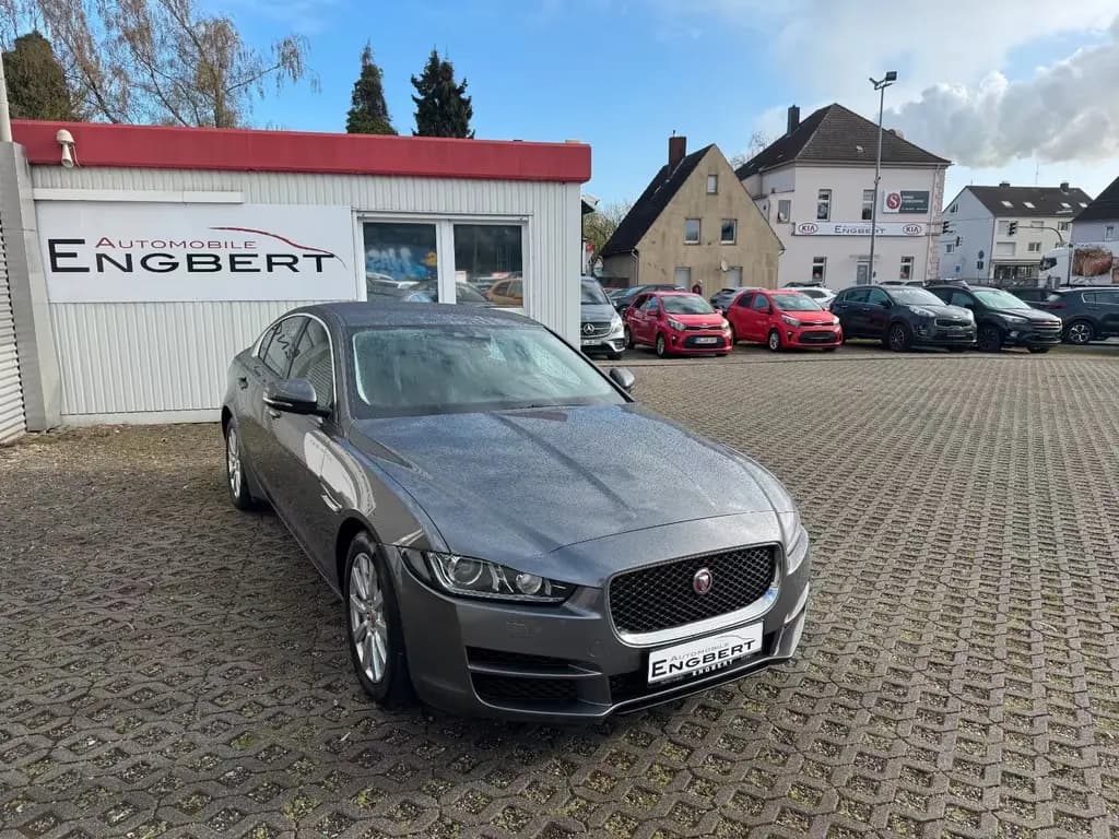 Main__Slider__Photo:Jaguar XE 2,0L Automatik Pure Benzin*Navi*AWR*Garantie* 07/2019-0