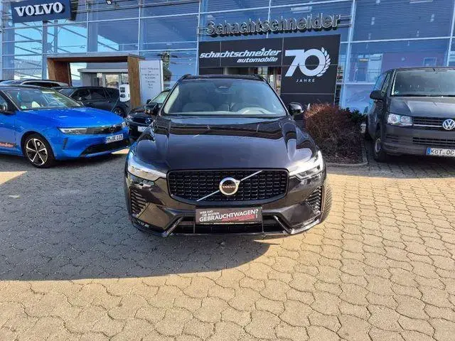 Main__Slider__Photo:Volvo XC60 B4 D Plus Dark+HarmanKardon+Fahrerassist. 05/2023-1