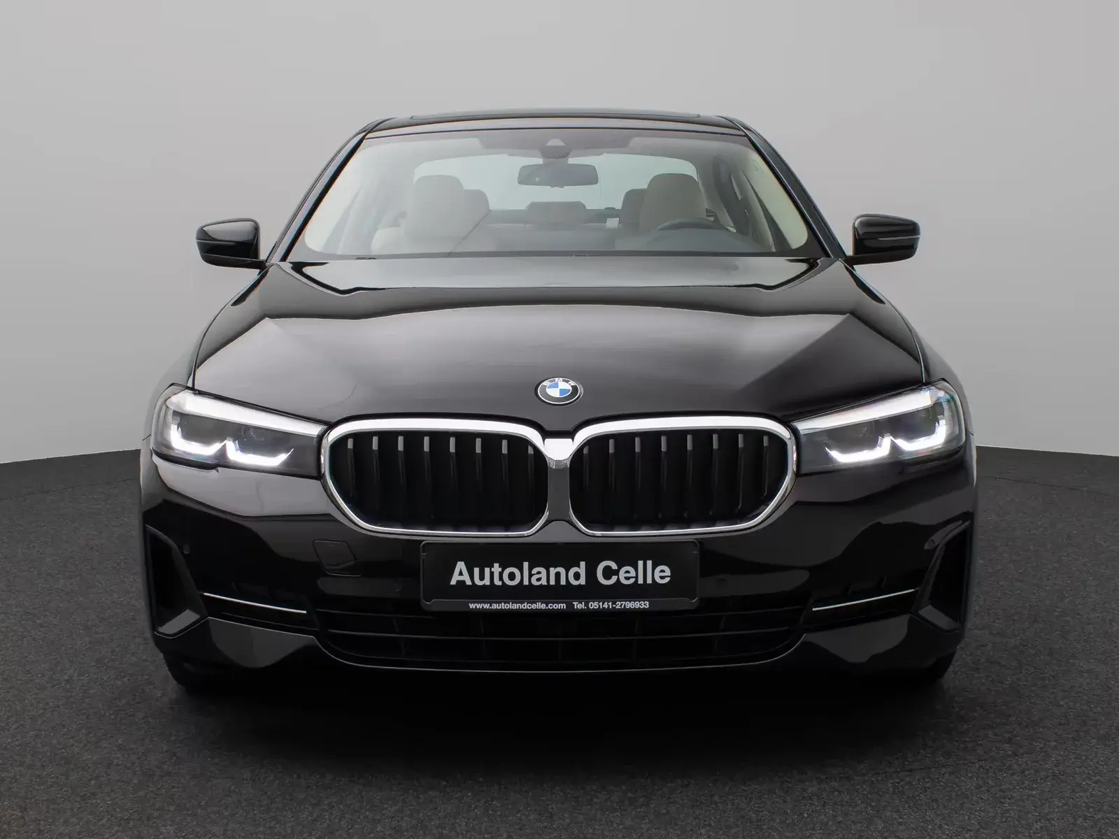 Main__Slider__Photo:BMW 5 Series 12/2021-1