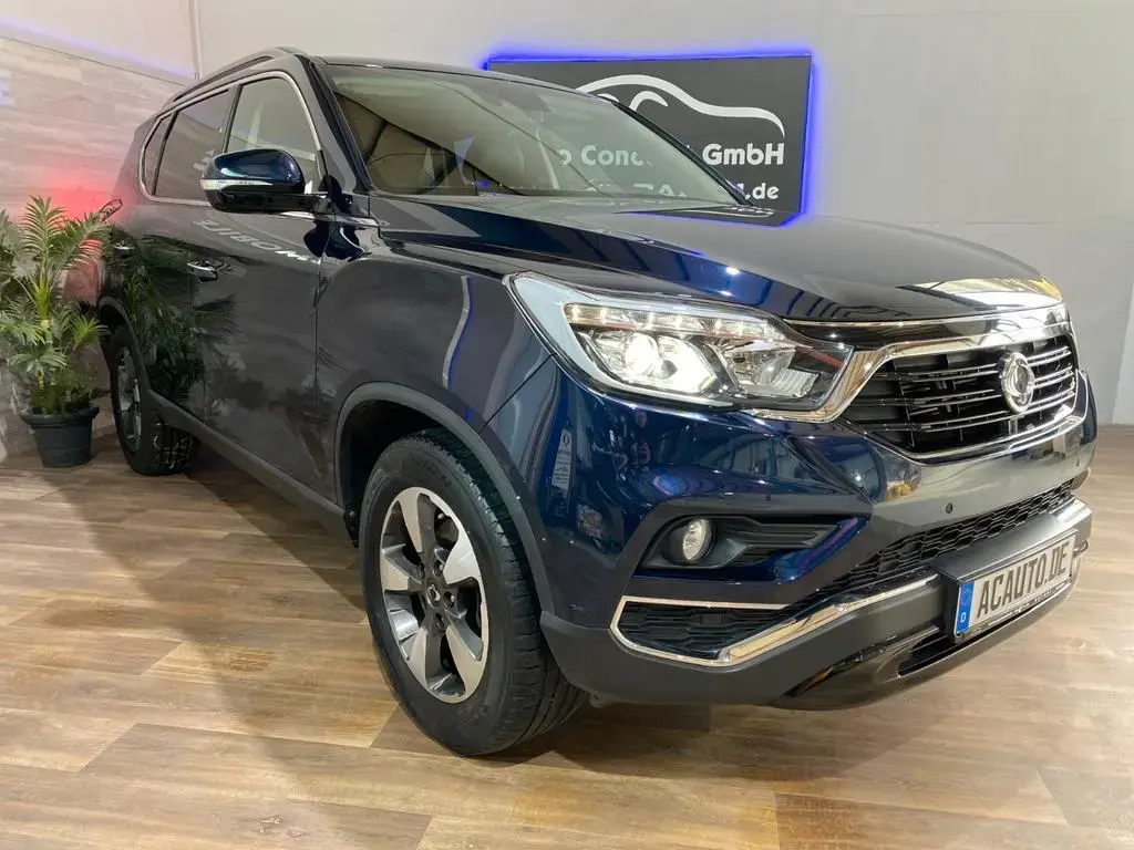 Main__Slider__Photo:Ssangyong REXTON Quartz 4WD AT+AHK3,5T+7Sitz+Leder+RFK 12/2019-1