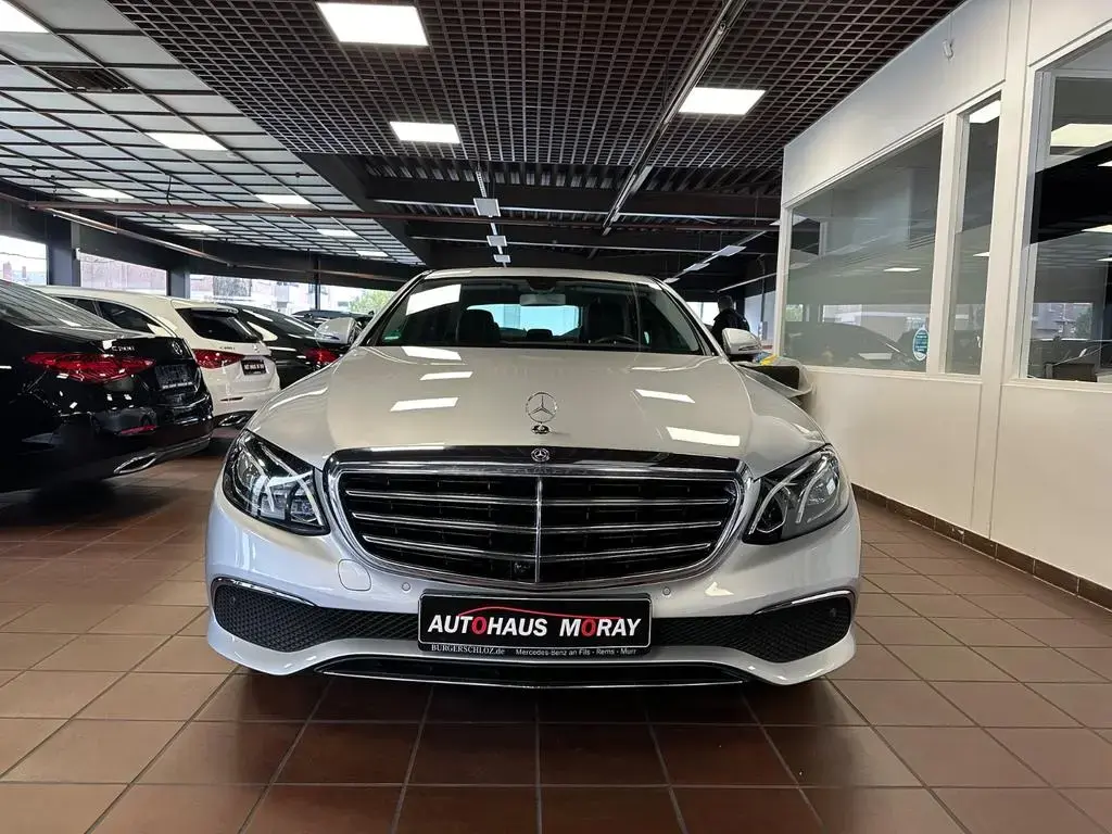 Main__Slider__Photo:Mercedes-Benz E-Class 200 4Matic Limousine, Exclusive, Memory 07/2018-1