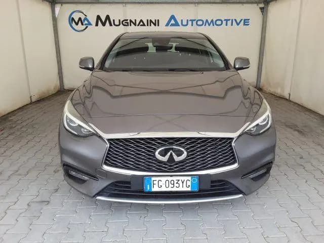 Main__Slider__Photo:Infiniti Q30 Q30 1.5 diesel 110cv DCT Business 01/2017-0