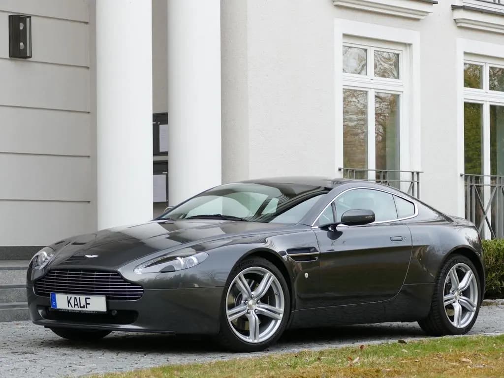 Main__Slider__Photo:Aston Martin V8 Vantage 4.7L 2.HD/45´KM/Sonderleder/Sportpack 10/2009-0