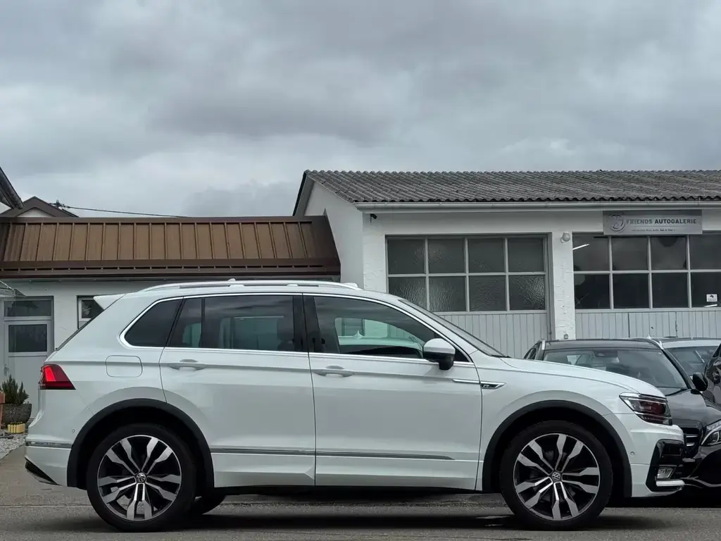 Main__Slider__Photo:Volkswagen Tiguan 2.0 R-Line 4Motion*DSG*GARANTIE 04/2017-1