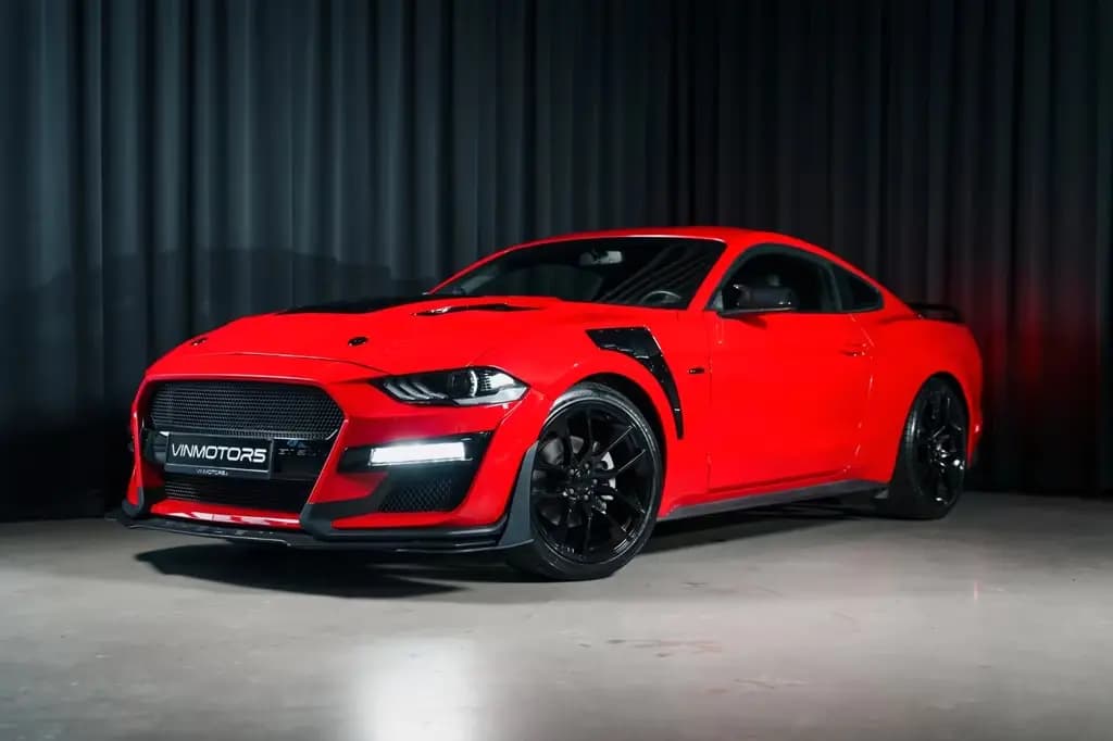 Main__Slider__Photo:Ford Mustang Fastback/LED/Camera/Keyless/Shelby/R20 03/2018-0