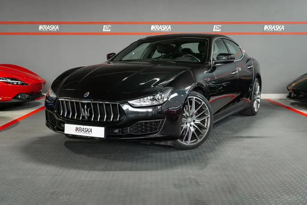 Main__Slider__Photo:Maserati Ghibli S Q4 3.0 V6 RFK SHZ GRA APP LEDER 21-Zoll 01/2020-0