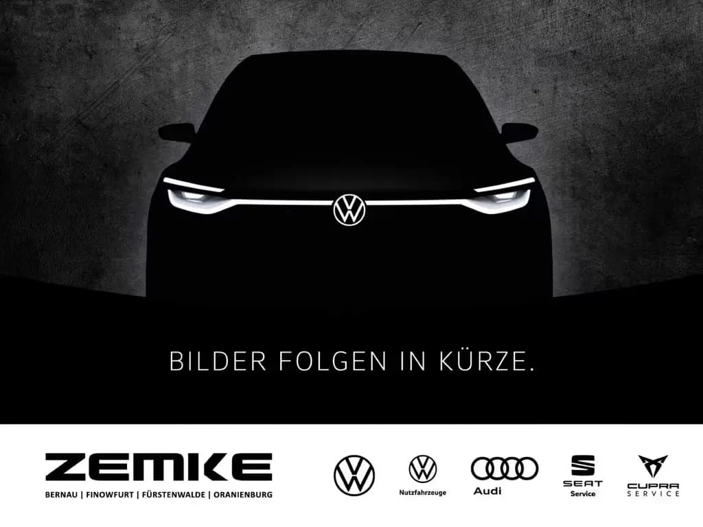 Main__Slider__Photo:Volkswagen Golf Variant VIII 1.0 TSI Life Digitales Cockpit 05/2022-0
