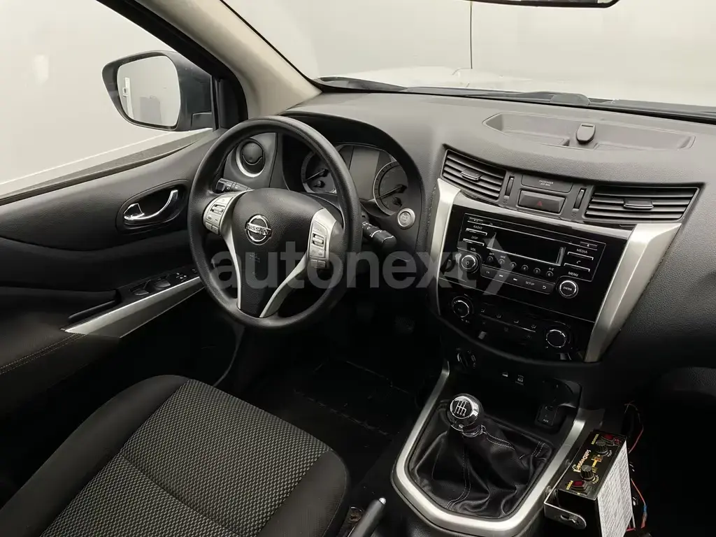 Main__Slider__Photo:Nissan Navara NP300 4x4 *Winterdienst* Schild+Streuer 5 12/2018-1