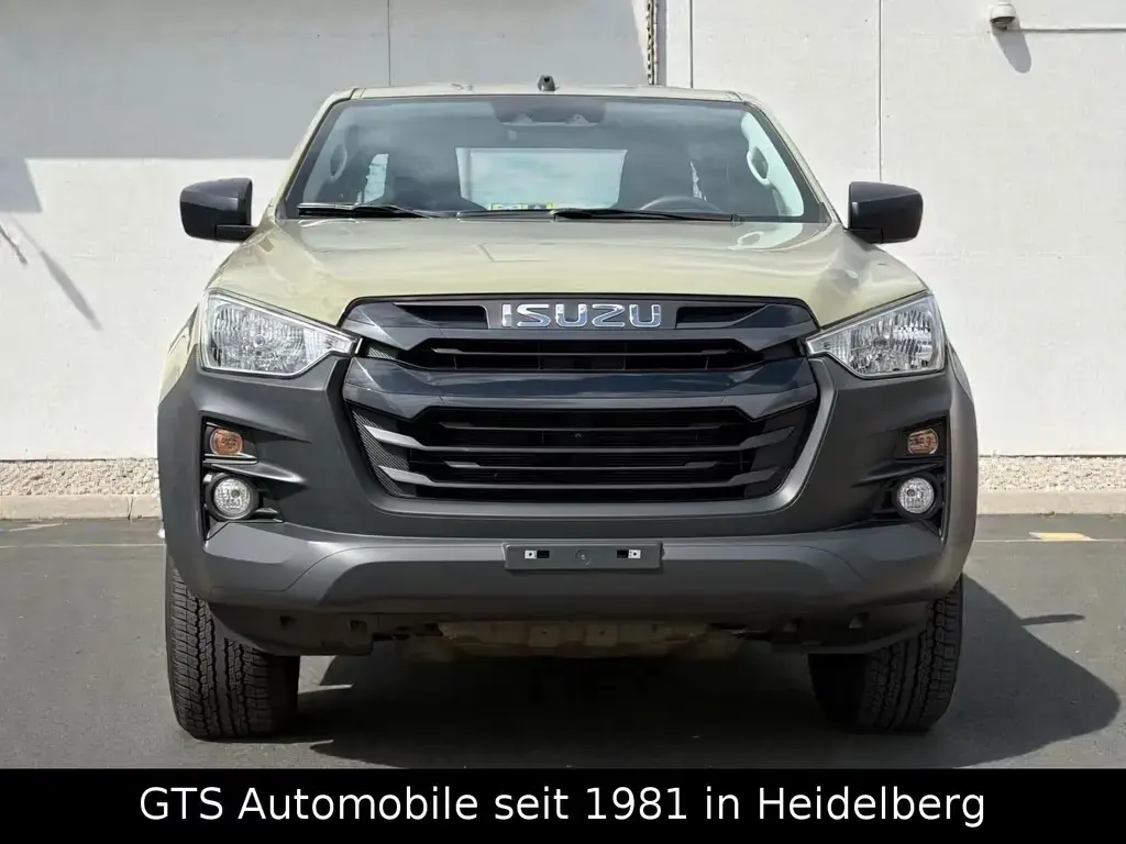 Main__Slider__Photo:Isuzu D Max Space Cab 4WD L - 1.HAND - ERST 13000 KM ! 10/2024-1