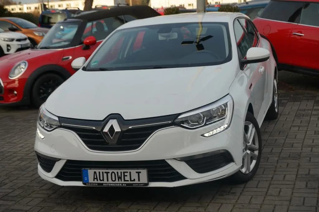 Main__Slider__Photo:Renault Megane ENERGY TCe 100 Play Grandtour 04/2018-0