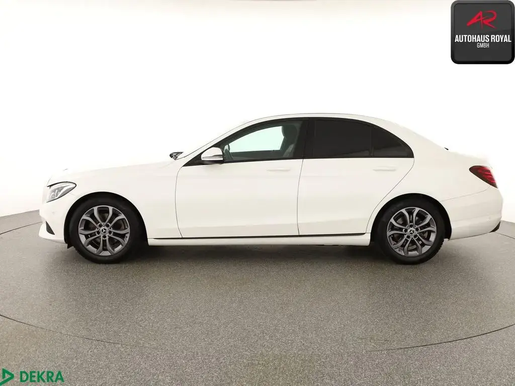 Main__Slider__Photo:Mercedes-Benz C-Class 180 AVANTGARDE SCHECKHEFT,AKT.PARKASSIST,ILS 08/2018-1