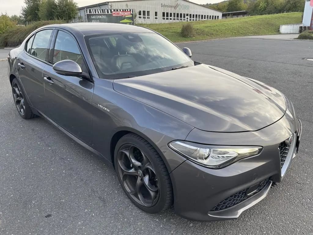 Main__Slider__Photo:Alfa Romeo Giulia Veloce Q4 Vollausstattung Alu"19 09/2017-0