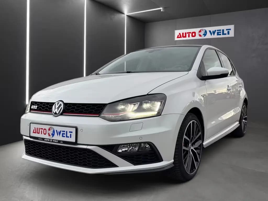 Main__Slider__Photo:Volkswagen Polo 1.8 TSI DSG GTI LED Navi SHZ Kamera Pano 10/2015-0