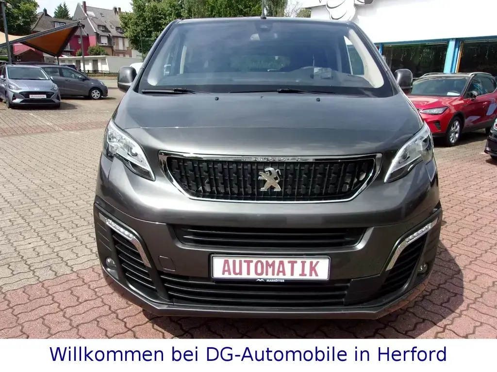 Main__Slider__Photo:Peugeot Traveller Business L3,Navi+Rcam.8.Sitzer,Allwett 08/2021-1