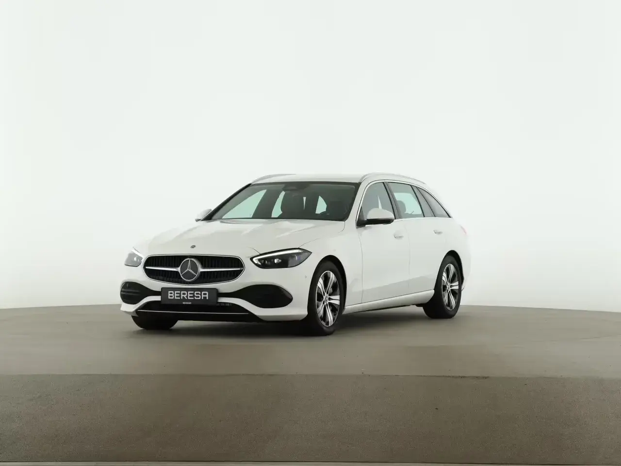 Main__Slider__Photo:Mercedes-Benz C-Class 200 02/2023-1