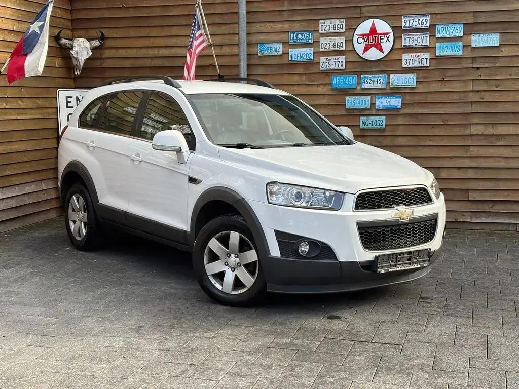 Main__Slider__Photo:Chevrolet Captiva 2.4 LT 2WD Klima AHK 7Sitze PDC 01/2012-1