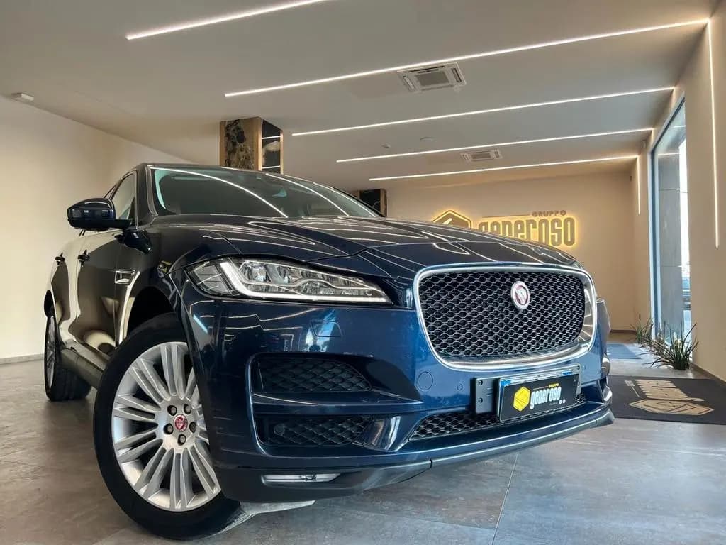 Main__Slider__Photo:Jaguar F-Pace 2.0 D 180 CV Portfolio 06/2016-0
