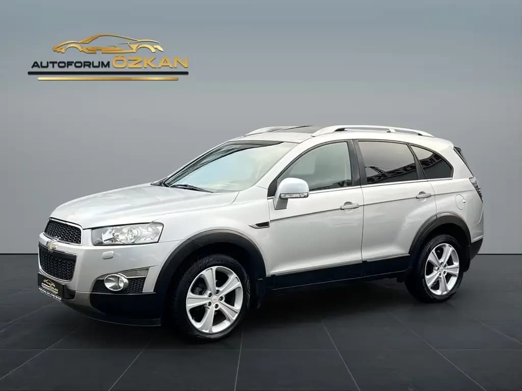 Main__Slider__Photo:Chevrolet Captiva 2.2 D 7-Sitze Kamera AHK Leder Tempomat 04/2012-0