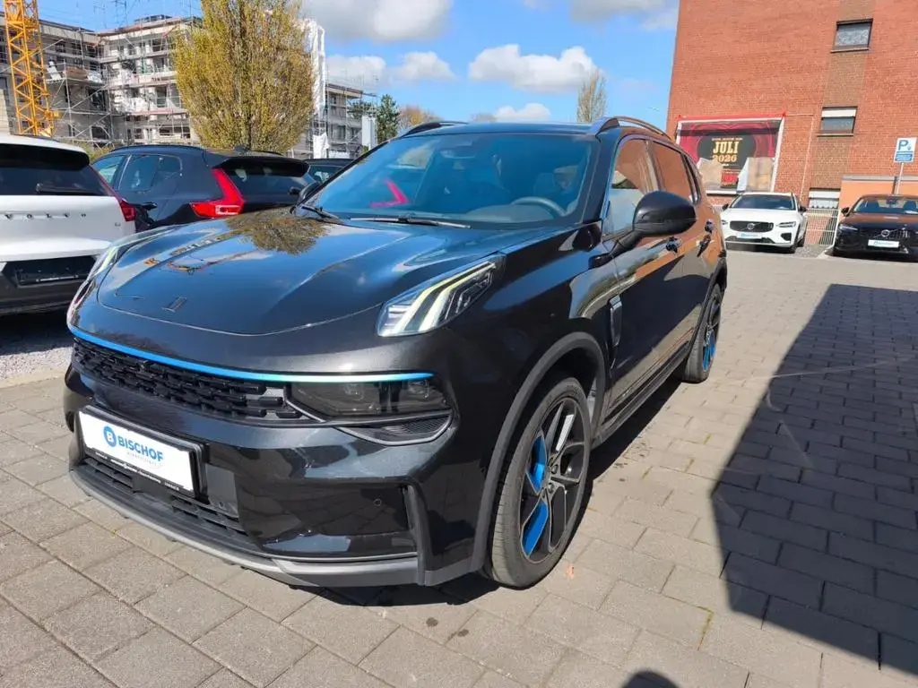 Main__Slider__Photo:Lynk&Co 01 1.5 TD 192 kW PHEV El. Panodach Navi Digitale 04/2024-1