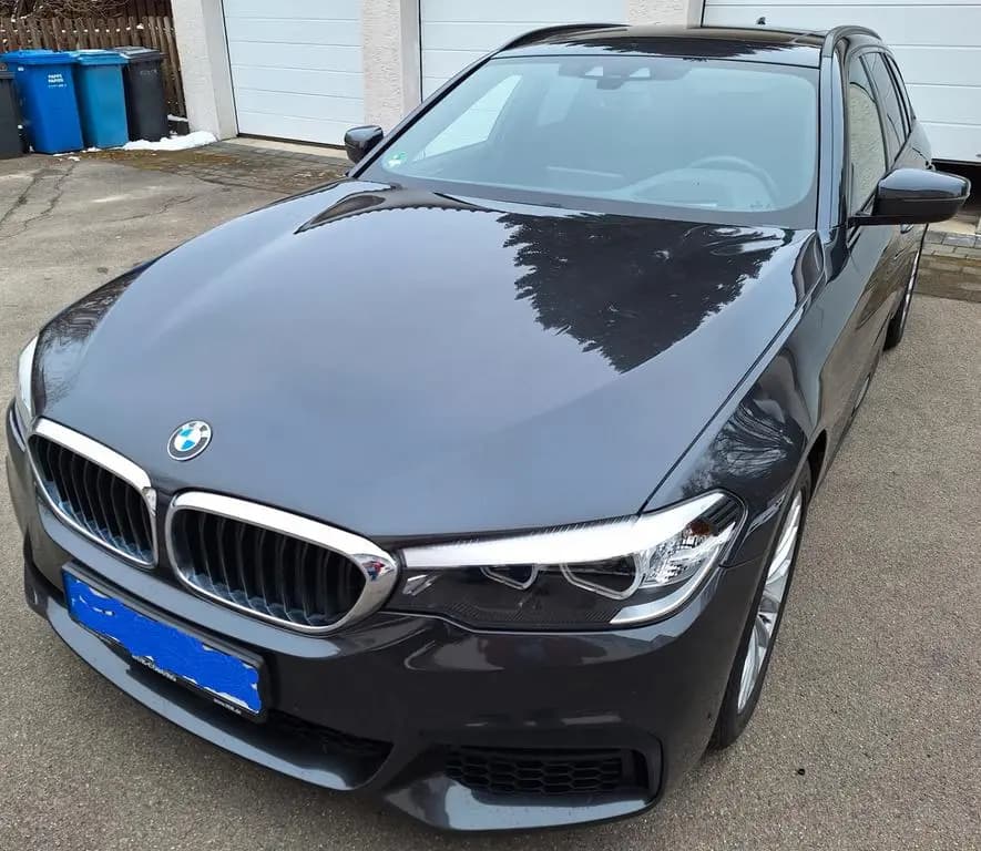 Main__Slider__Photo:BMW 5 Series 520d Touring A - 05/2018-0