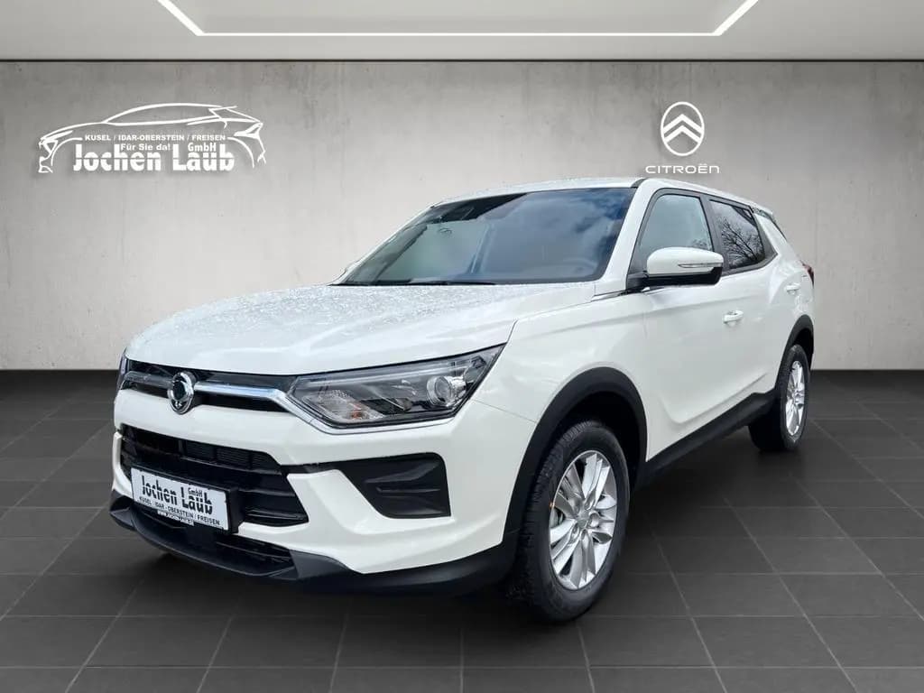 Main__Slider__Photo:KGM Korando Nomad 2WD null-0