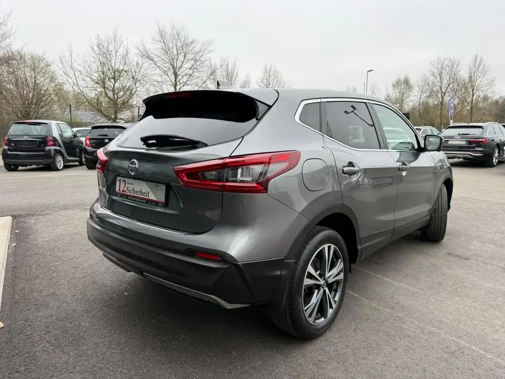 Main__Slider__Photo:Nissan Qashqai N-Connecta*NAVI*CAM*PDC*SHZ*FSP*TÜV NEU* 11/2018-1