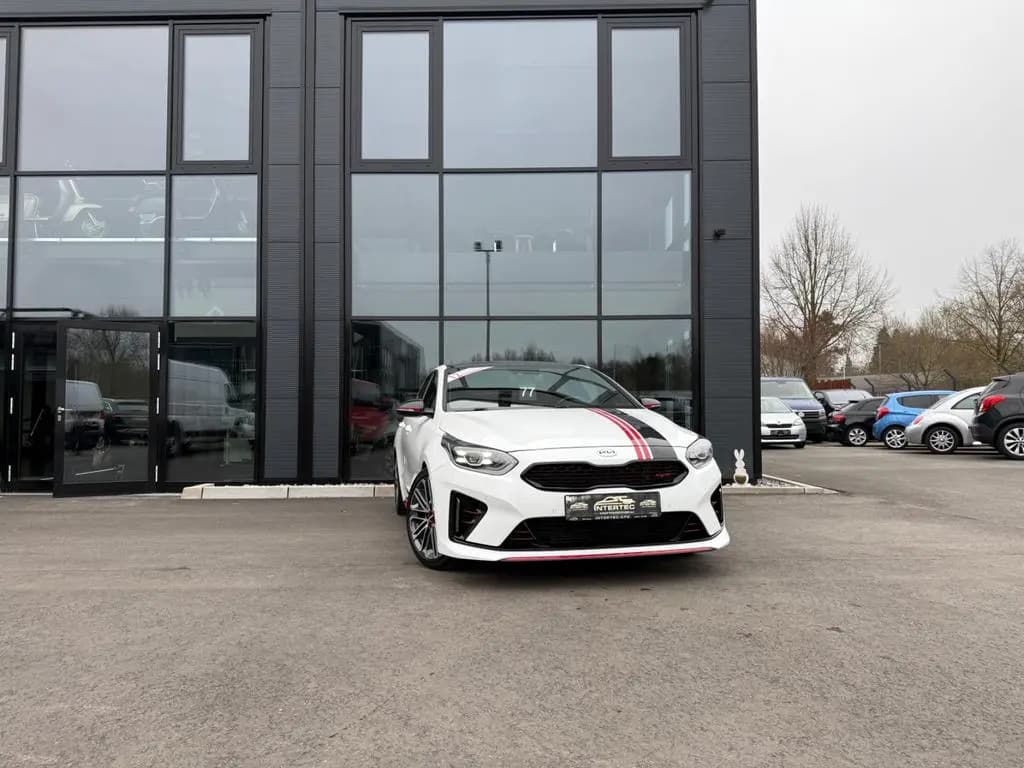 Main__Slider__Photo:Kia pro cee'd GT*PANO*NAVI*LED*CAM*PDC*SHZ*APPLE CAR 03/2019-0
