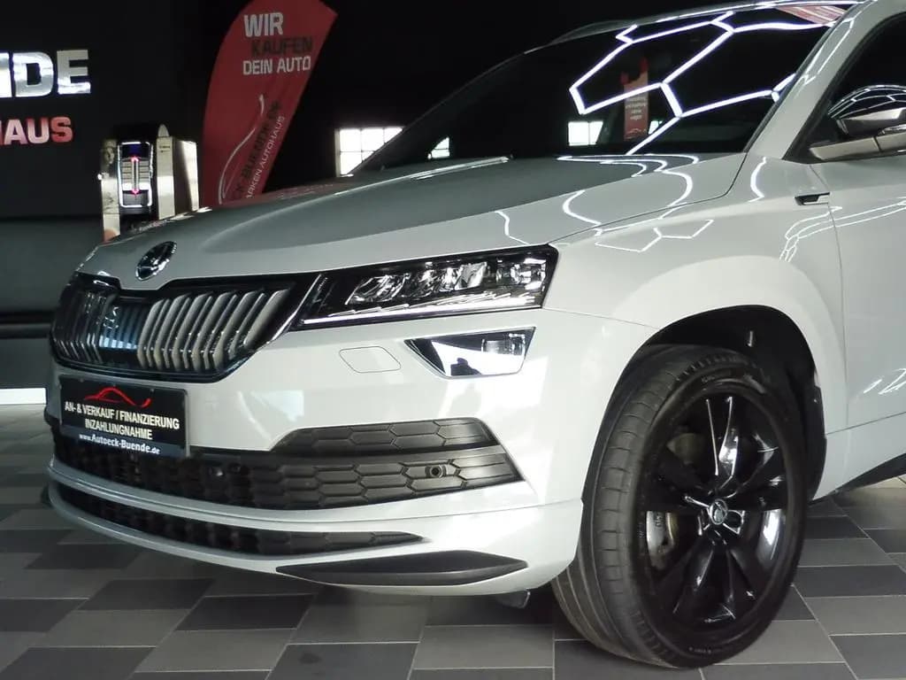 Main__Slider__Photo:Skoda Karoq 2.0 TSI Sportline 4x4/Virtual/Sportsitze 04/2020-0