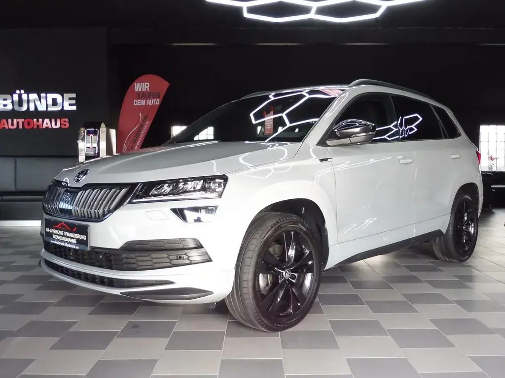 Main__Slider__Photo:Skoda Karoq 2.0 TSI Sportline 4x4/Virtual/Sportsitze 04/2020-1