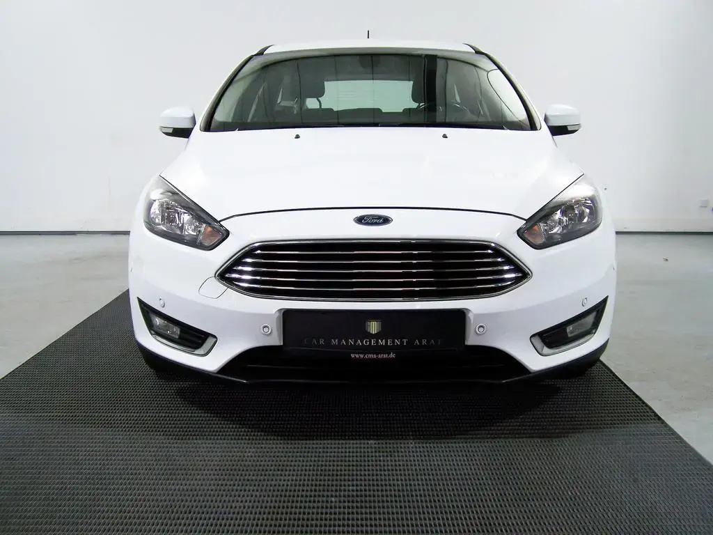 Main__Slider__Photo:Ford Focus Turnier 1.0 EcoBoost Titanium AUTOM 1.H 04/2018-1