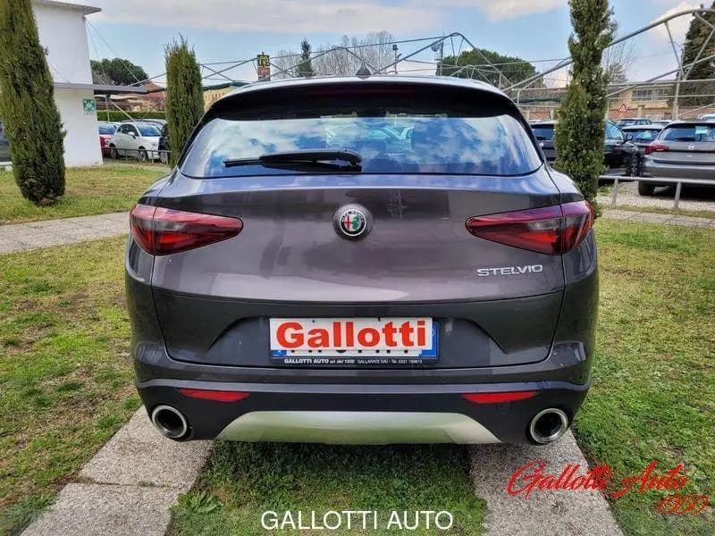 Main__Slider__Photo:Alfa Romeo Stelvio 2.2 Turbodiesel 180CV AT8 Bus 11/2017-0