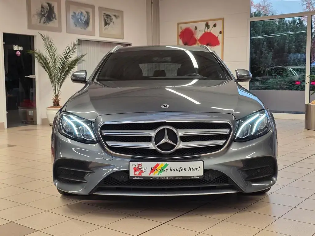 Main__Slider__Photo:Mercedes-Benz E-Class 300 T Automatik AMG Line/20"Alu/Ahk 06/2020-1