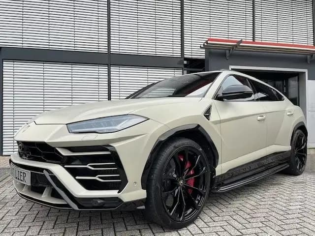 Main__Slider__Photo:Lamborghini Urus HUD NIGHT VISION B&O 23" REAR SEAT-ENTER. 06/2021-0