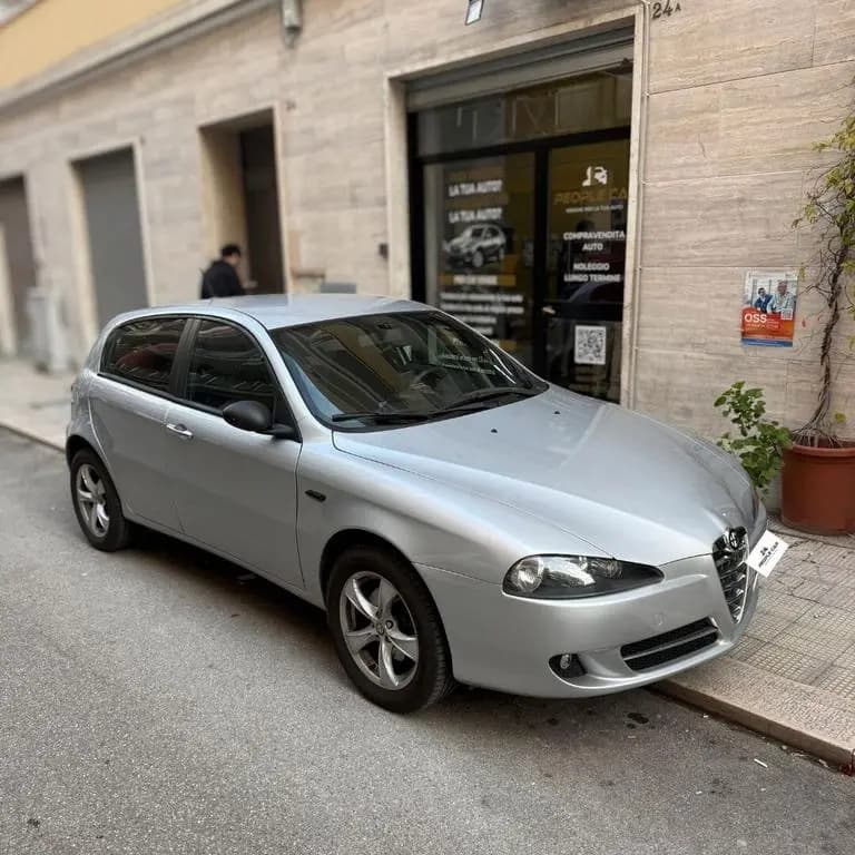 Main__Slider__Photo:Alfa Romeo 147 **128.00km!!** 02/2009-0