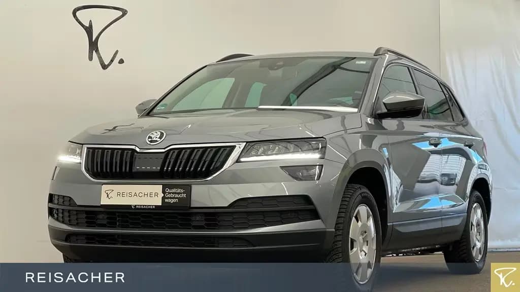 Main__Slider__Photo:Skoda Karoq 1.5 TSI DSG AHK PDC LED KlimaA Navi 18" LM 12/2019-0