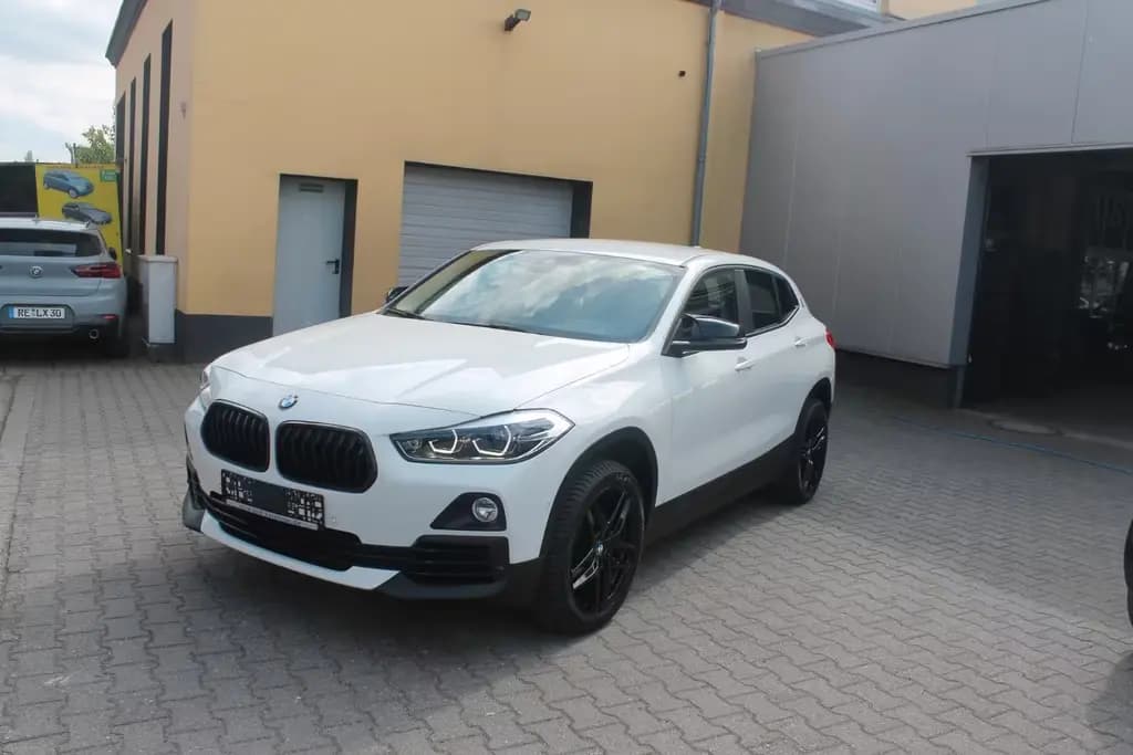 Main__Slider__Photo:BMW X2 sDrive18i*LED*Navi*RÜKA*AHK*neuer 18"Radsatz* 09/2019-0