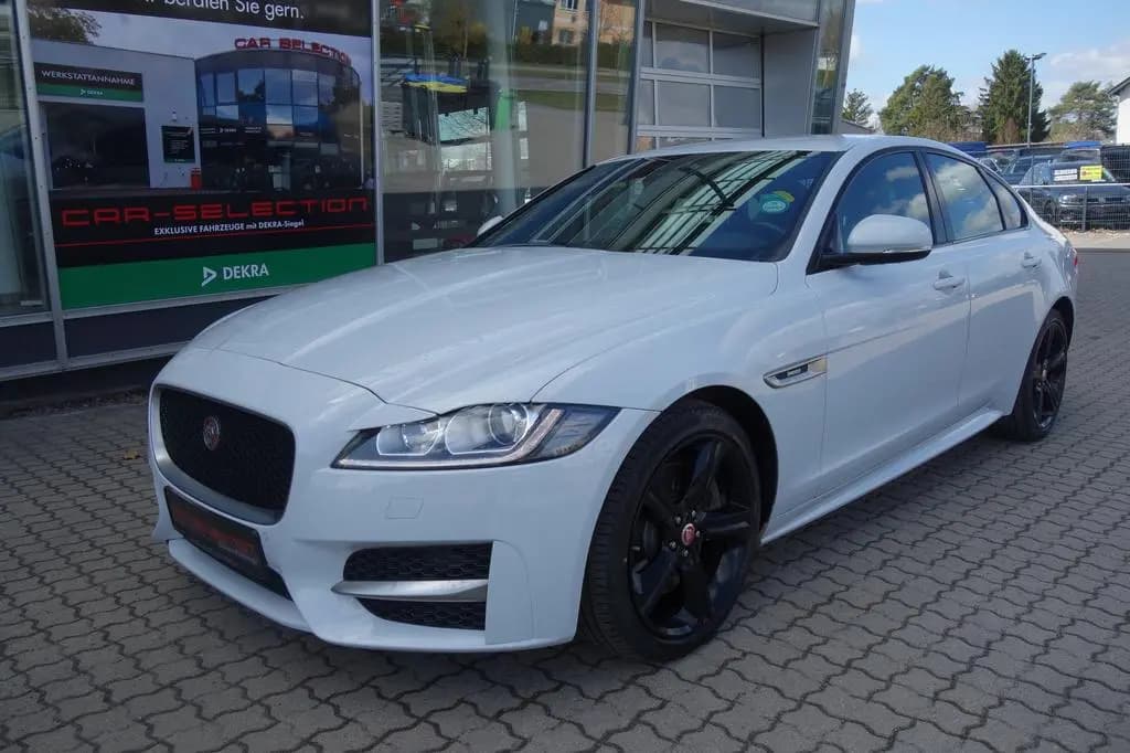 Main__Slider__Photo:Jaguar XF 3,0 d V6 R-SPORT KAMERA/XENON/19''/NAVI/eHECK 08/2016-0