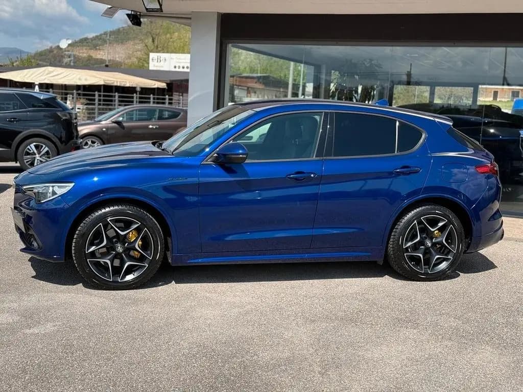 Main__Slider__Photo:Alfa Romeo Stelvio TD 210 Q4 VELOCE Tì STRAFULL 05/2021-0