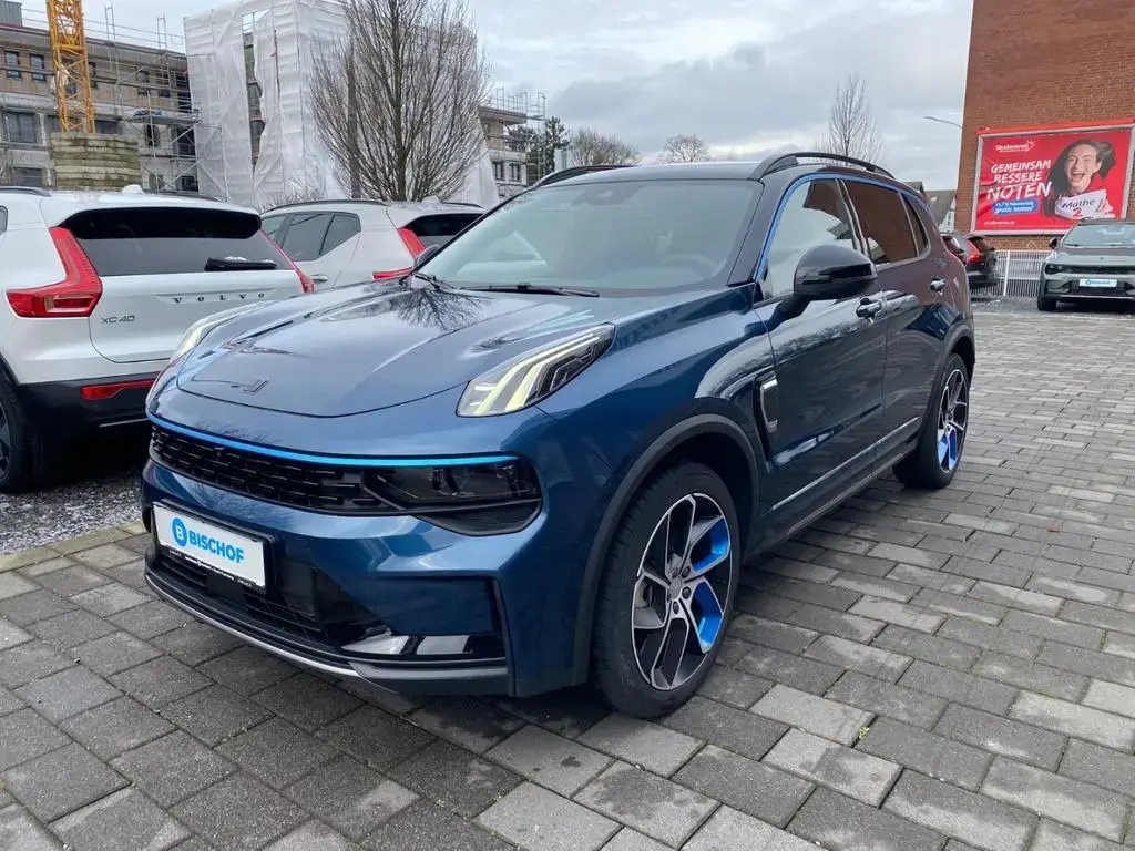 Main__Slider__Photo:Lynk&Co 01 1.5 TD 192 kW PHEV El. Panodach Navi Digitale 02/2024-1