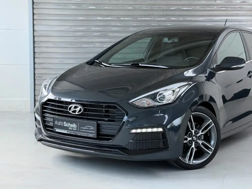 Main__Slider__Photo:Hyundai i30 Turbo*Kamera*Bi-Xenon*Navi*SHZ* 06/2016-1