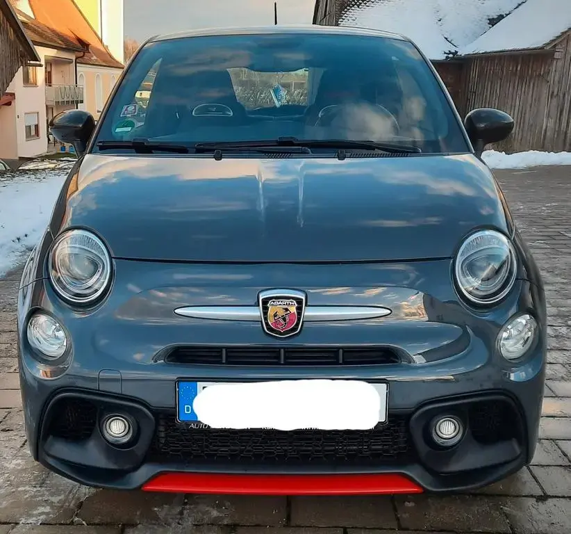 Main__Slider__Photo:Abarth 1.4 T-Jet 16V 695,595,500,Yamaha XSR 07/2017-1