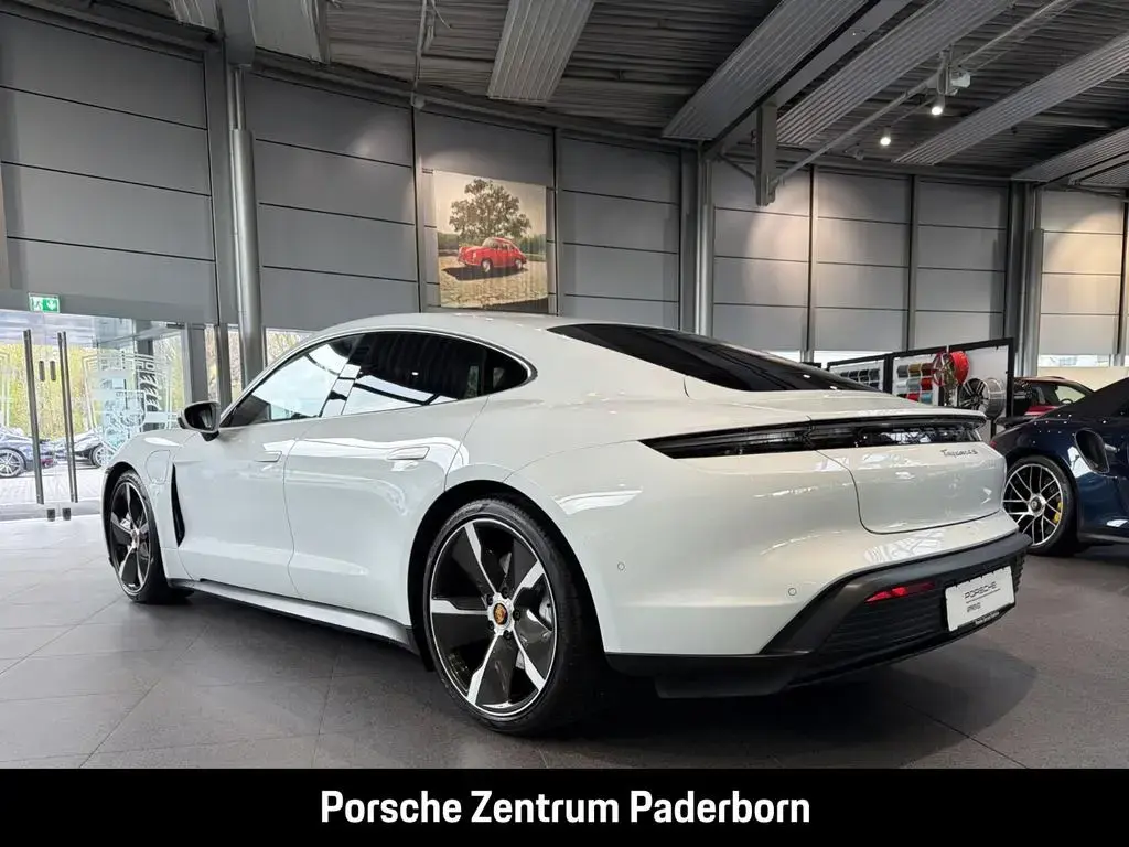 Main__Slider__Photo:Porsche Taycan 4S Clubleder HA-Lenkung Surround-View 07/2020-1
