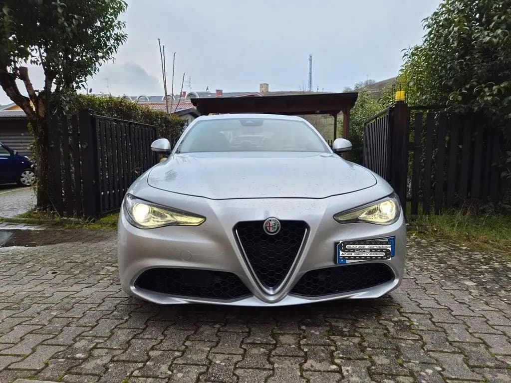 Main__Slider__Photo:Alfa Romeo Giulia 2.2 Turbodiesel 160 CV AT8 Exe 11/2020-0