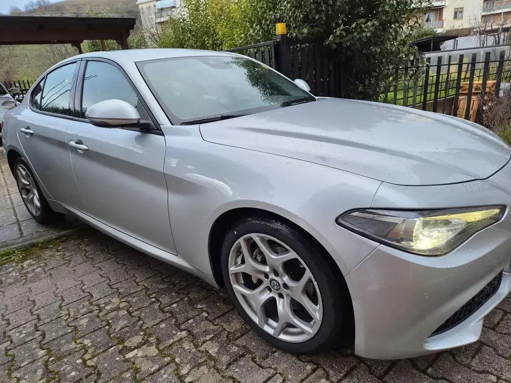 Main__Slider__Photo:Alfa Romeo Giulia 2.2 Turbodiesel 160 CV AT8 Exe 11/2020-1