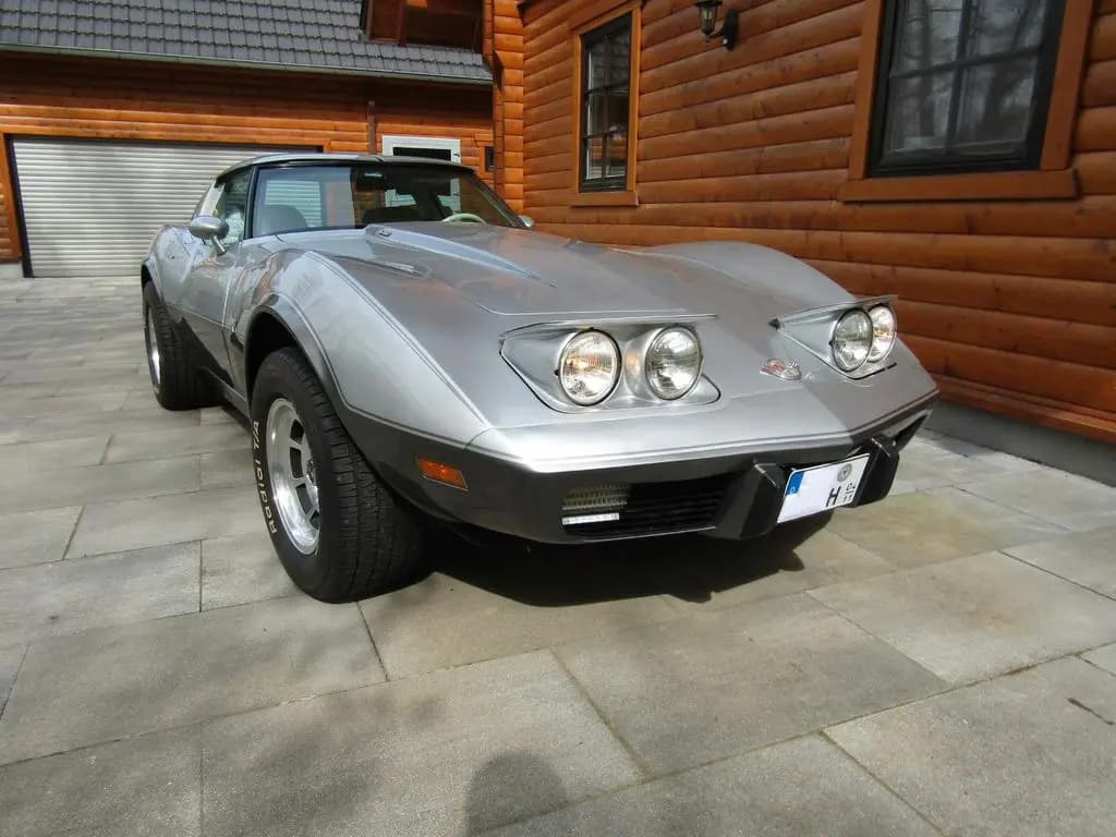 Main__Slider__Photo:Corvette C3 Anniversary Silver Edition, 224PS 12/1978-0