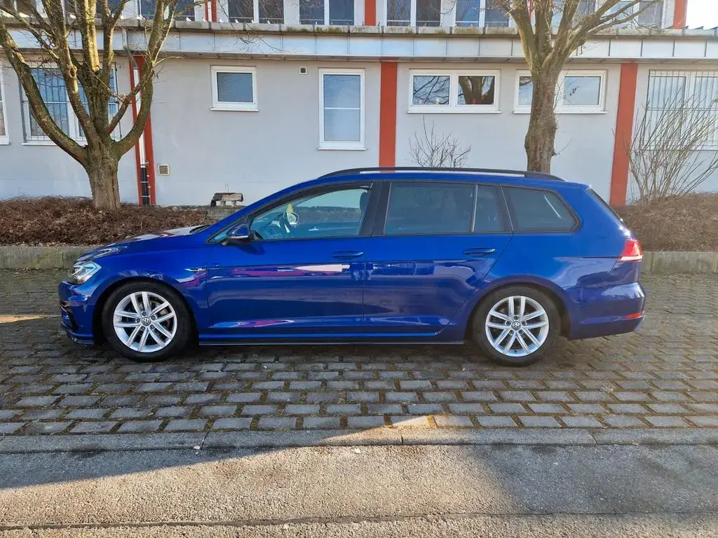 Main__Slider__Photo:Volkswagen Golf 1.5 TSI Variant RLine Highline 09/2017-1